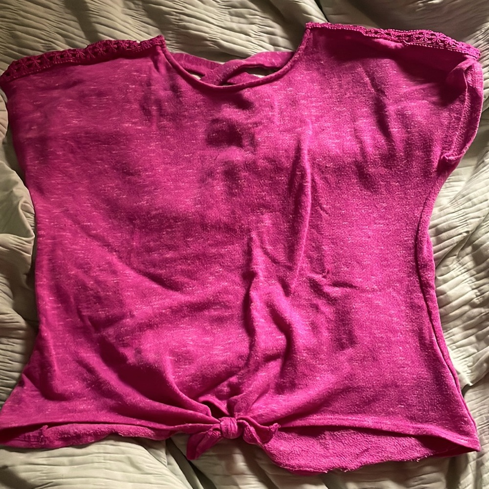 Amy Byer pink  XL youth shirt.